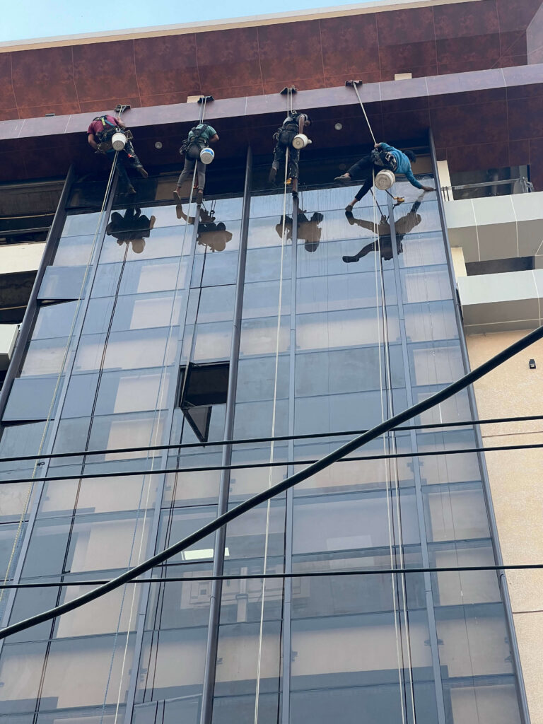 outdoor glass cleaning services