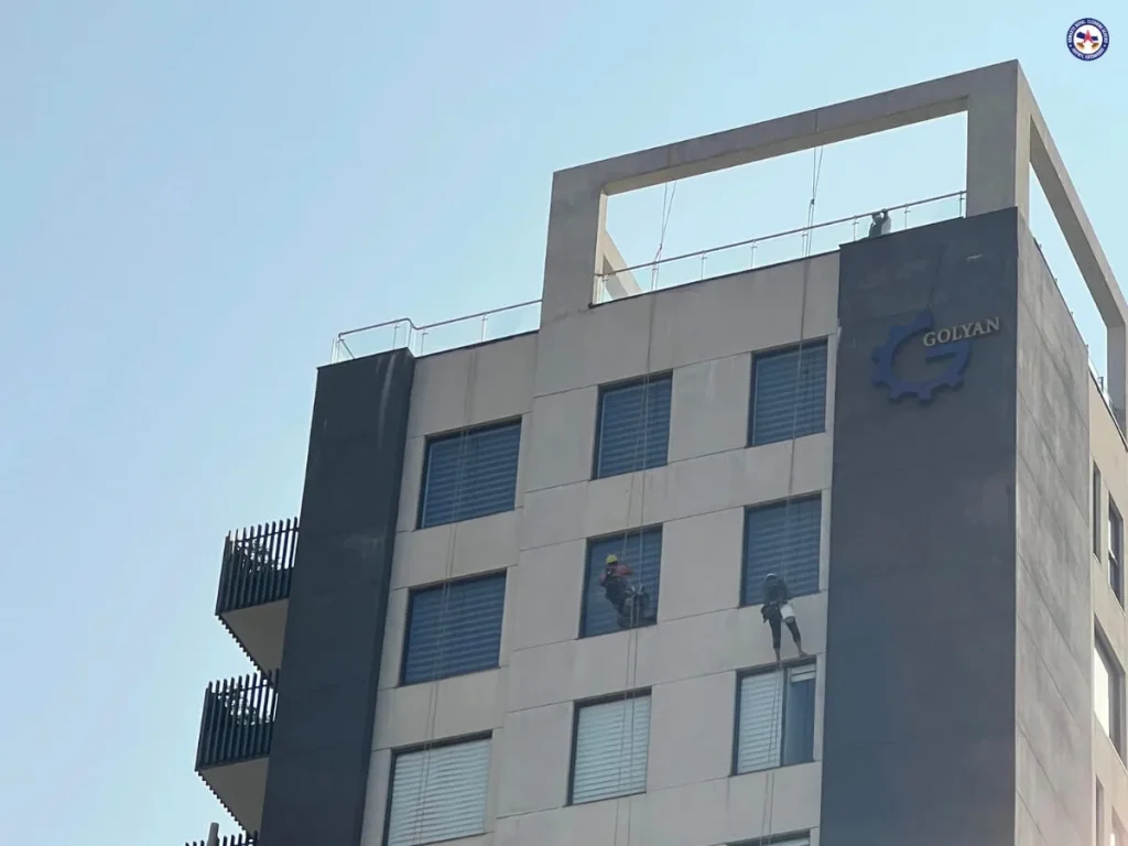 rope access glass cleaning